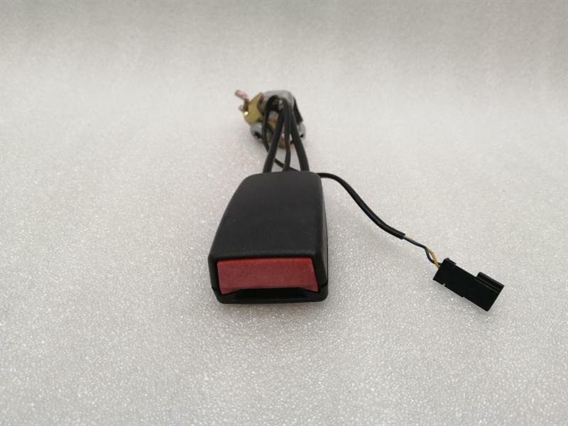Mercedes-Benz A (W168) Mercedes CL W215 rear right belt buckle A2158601469 belt buckle rear re Body type: Coupe
Fuel: Petrol