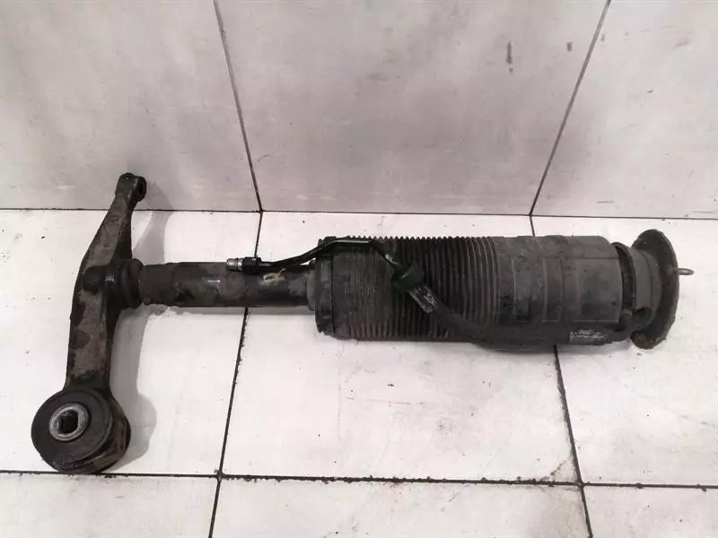 Mercedes-Benz A (W168) Mercedes W220 W215 ABC Shock Absorber Front A2203201538 Shock Absorber Front ABC Body type: Saloon
Fuel: Petrol