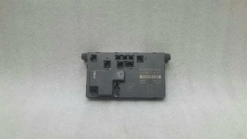 Mercedes-Benz CLS (C219) Mercedes CLS W219 front right door module A2198200726 door control unit front Body type: Saloon
Fuel: Petrol