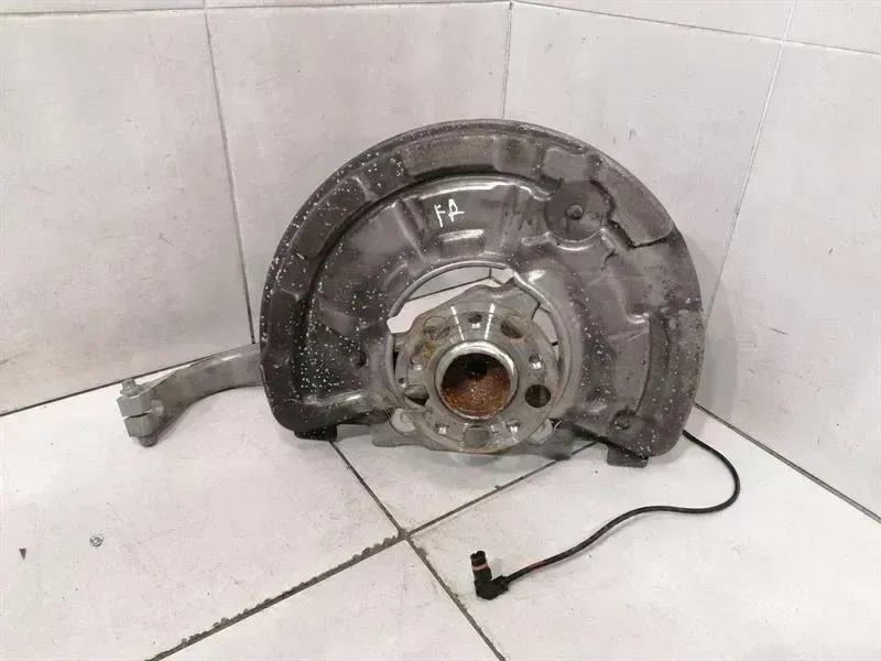 Mercedes-Benz A (W177) Mercedes SL R231 right front hub A2313320801 wheel bearing housing front right Body type: Convertible
Fuel: Petrol
