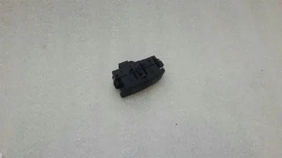 Przełącznik zamka drzwi Mercedes GLE W166 A2049058402