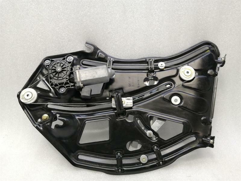 Mercedes-Benz A (W168) Mercedes CL W215 Right Rear Door Winder A2156700203 Window Regulator Rear Right Body type: Coupe
Fuel: Petrol