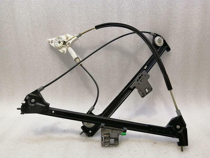 Mercedes-Benz A (W168) Mercedes CL W215 Right Front Door Winder A2157200446 Window Regulator Front Right Body type: Coupe
Fuel: Petrol