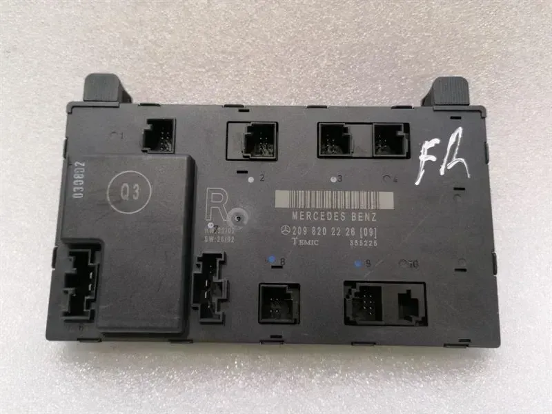 Mercedes-Benz CLK (W209) Mercedes CLK W209 Right Door Module A2098202226 Front Right Door Control Unit Body type: Convertible
Fuel: Petrol