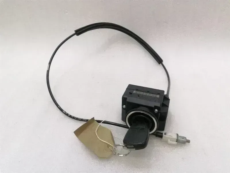 Mercedes-Benz CLK (W209) Mercedes CLK W209 electronic module A2095450708 control unit EZS KEY Body type: Convertible
Fuel: Petrol