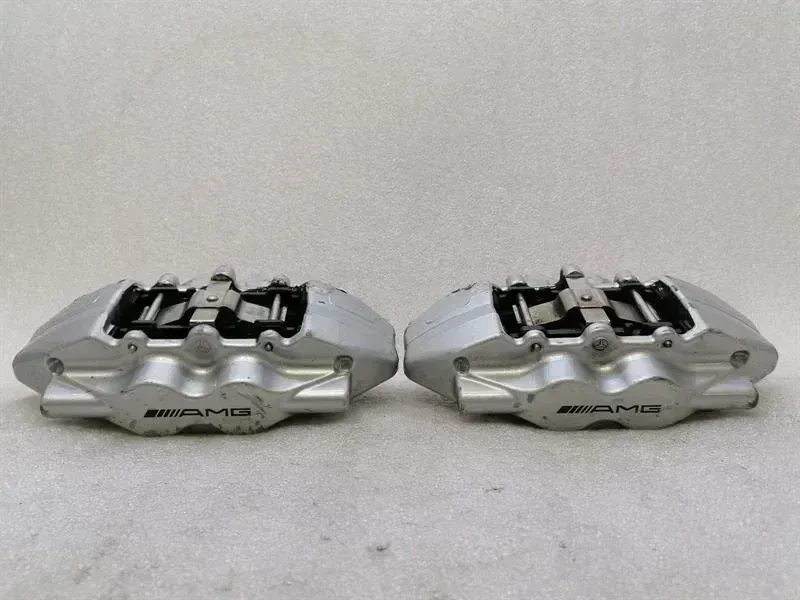 Mercedes-Benz CLS (C219) Mercedes CLS W219 brake caliper A0044233598 rear set brake caliper AMG V8 Body type: Saloon
Fuel: Petrol