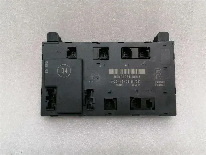 Mercedes-Benz CLK (W209) Mercedes CLK W209 Right Door Module A2098202226 Door Control Unit Right Body type: Convertible
Fuel: Petrol