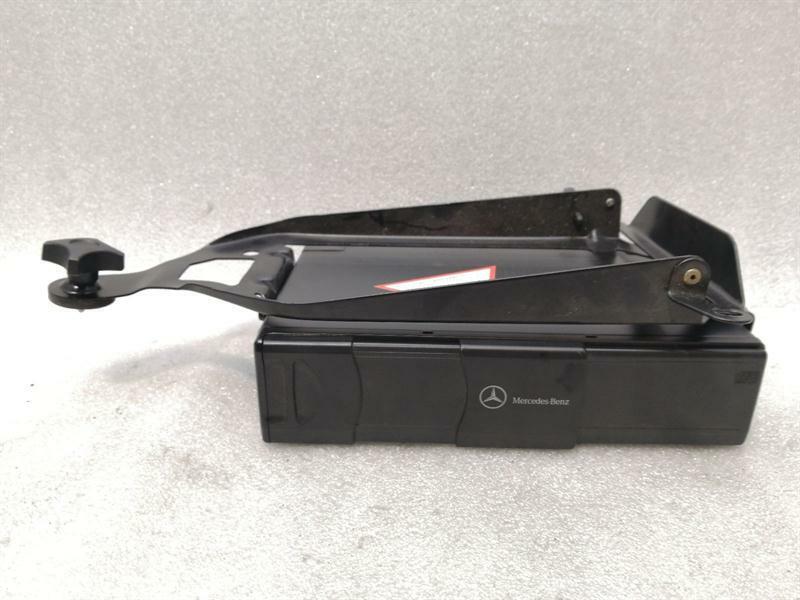Mercedes-Benz 280SL - 600SL / SL (R129) Mercedes ML W163 CD Changer A1638201589 CD Changer Body type: SUV
Fuel: Petrol