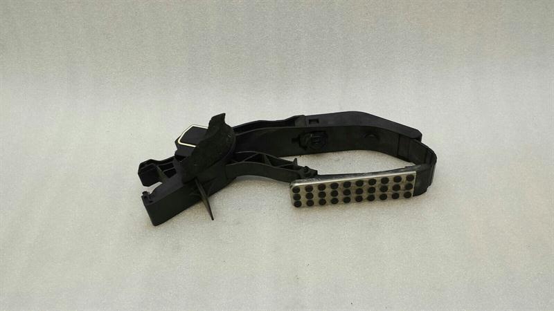 Mercedes-Benz C (W203) Gas Pedal (electrical) Mercedes E Class W211 Gas Pedal (Electrical) A2...
