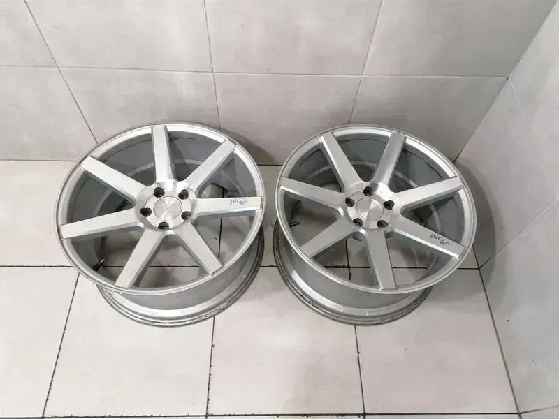 Mercedes-Benz A (W168) Mercedes E Class W211 Alloy Wheel SLS589 NICHE Alloy Rim J9.5X19 ET43 Body type: Saloon
Fuel: Petrol