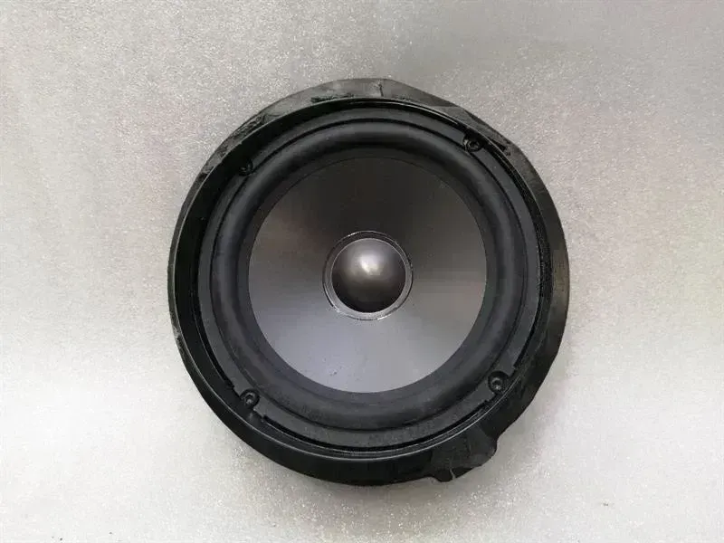 Mercedes-Benz A (W169) Mercedes E Class W211 Speaker A2118202502 Loudspeakers Harman Cardon Body type: Saloon
Fuel: Petrol