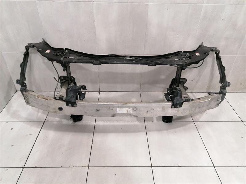 Mercedes-Benz A (W169) Mercedes E Class W211 front end clip A2116202834 lock carrier front mask Body type: Saloon
Fuel: Petrol
