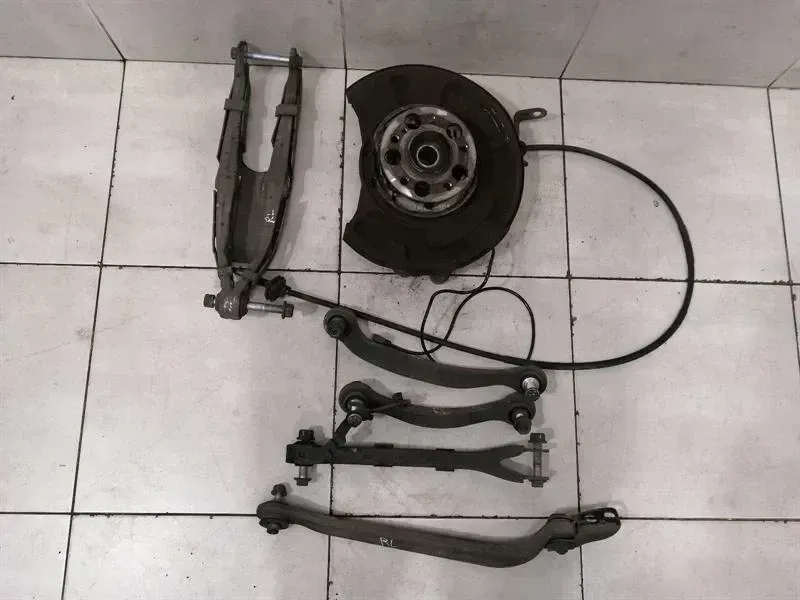 Mercedes-Benz A (W169) Mercedes E55 AMG W211 Left Rear Hub A2113504508 Wheel Bearing Housing Rear Left Body type: Saloon
Fuel: Petrol