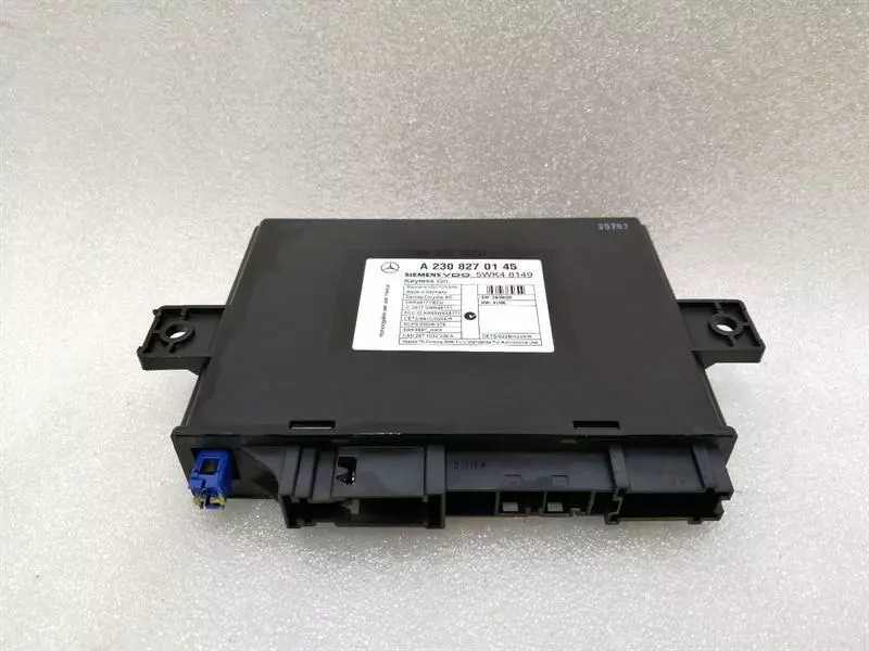 Mercedes-Benz A (W169) Mercedes SL R230 Keyless Go Module A2308270145 Keyless Go Control Unit Body type: Convertible
Fuel: Petrol
