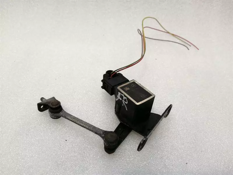 Mercedes-Benz A (W169) Mercedes SL R230 front right level sensor A0025428818 level sensor front right Body type: Convertible
Fuel: Petrol
