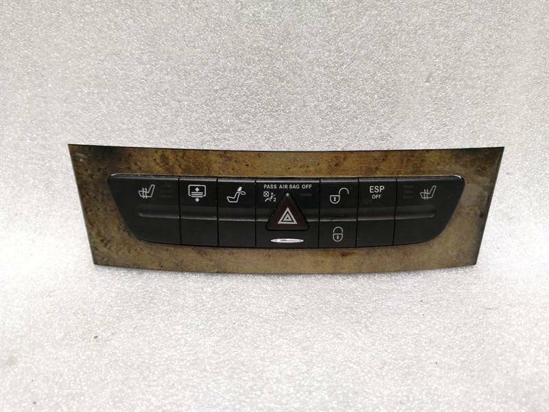 Mercedes-Benz A (W169) Mercedes E Class W211 SWITCHBLOCK With Rollo A2118217658 Switch Body type: Saloon
Fuel: Petrol