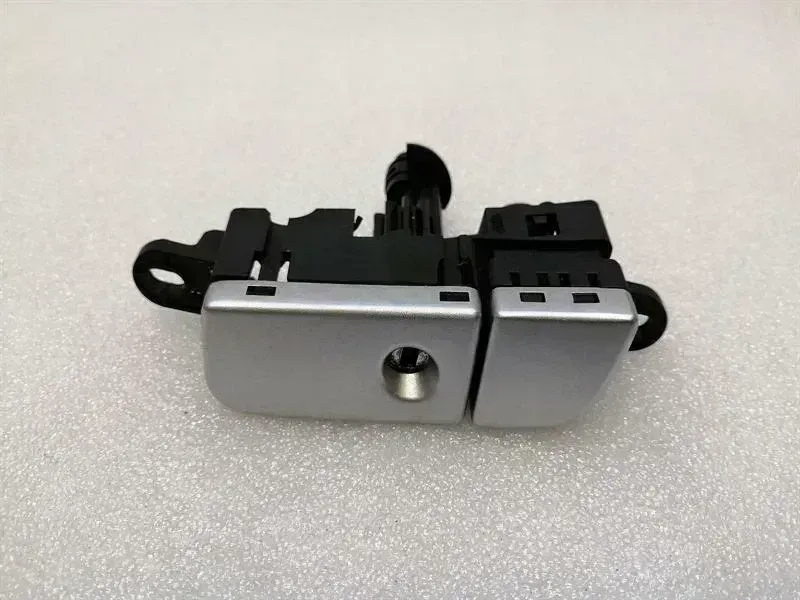 Mercedes-Benz A (W169) Mercedes SL R230 W230 OFF Switch A2306800084 Passanger Deploy Unit Switch Body type: Convertible
Fuel: Petrol