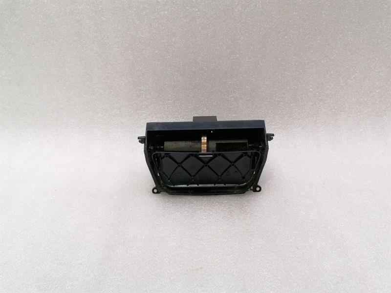Mercedes-Benz A (W168) Mercedes SL R230 Ashtray A2308100030 Ashtray Body type: Convertible
Fuel: Petrol