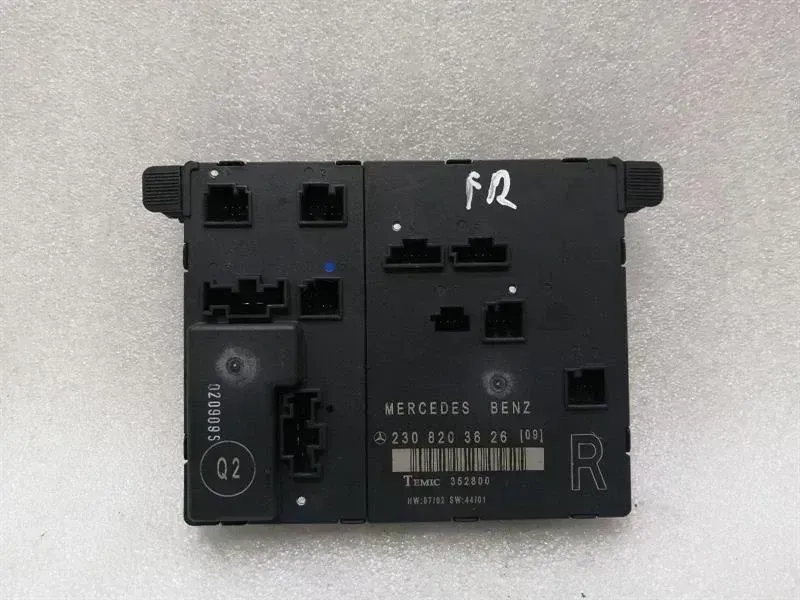Mercedes-Benz A (W168) Mercedes SL R230 Right Door Module A2308203626 Door Control Unit Right Body type: Convertible
Fuel: Petrol
