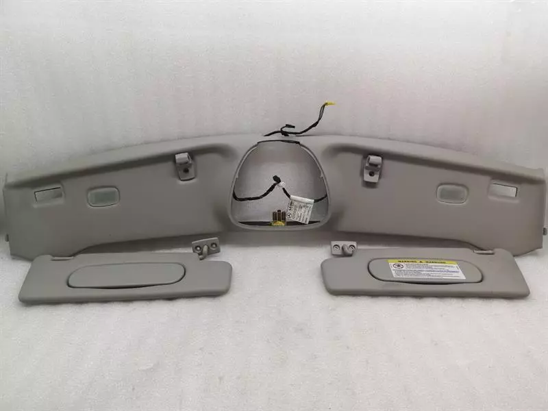 Mercedes-Benz A (W168) Mercedes SL R230 Sun Viewfinder Set A23069016257E81 Sun Bezel 7E81 Body type: Convertible
Fuel: Petrol