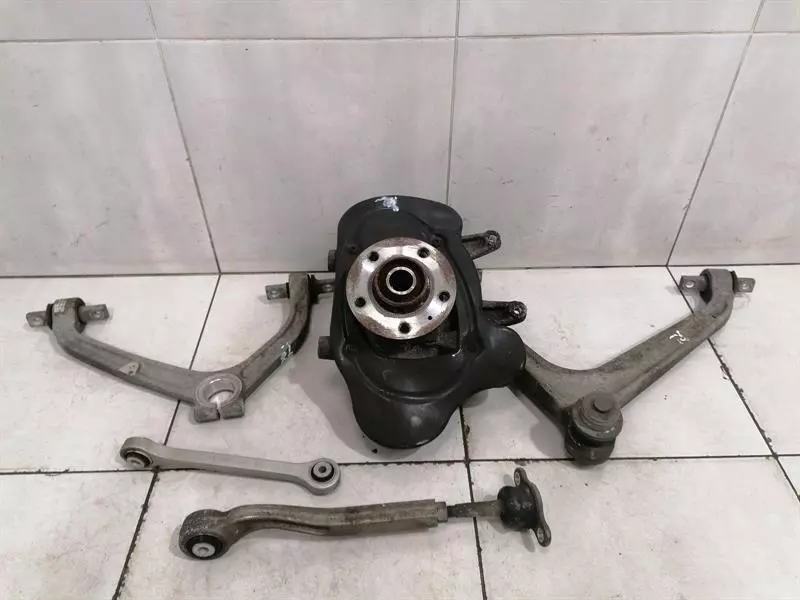 Audi R8 Audi R8 4S RWS Left Rear Hub 4S0505433E Wheel Bearing Housing Rear Left SET SET Body type: Coupe
Fuel: Petrol