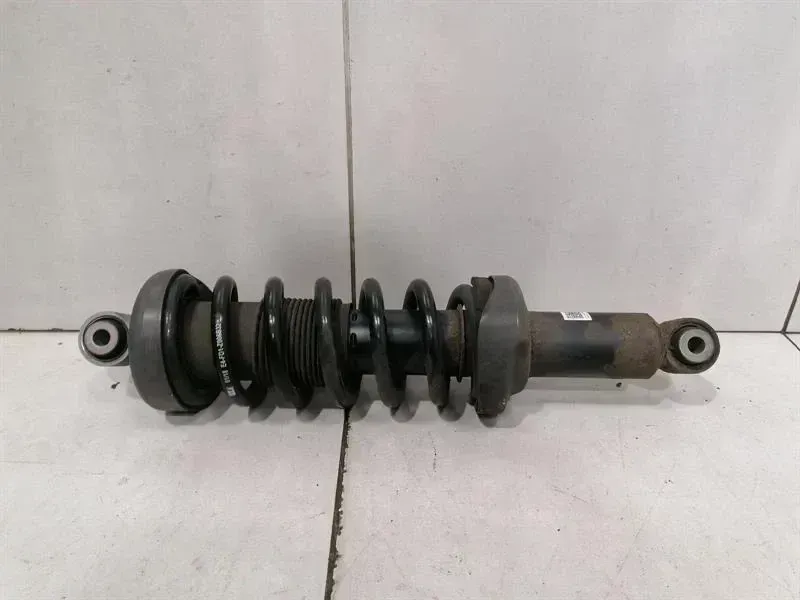 Audi R8 Audi R8 4S RWS shock absorber rear 4S0512019P shock absorber rear Body type: Coupe
Fuel: Petrol