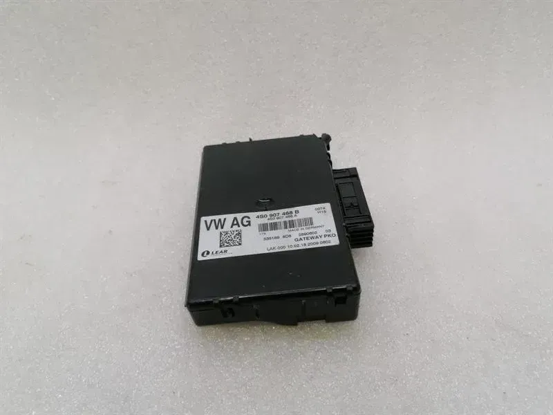 Audi R8 Audi R8 4S RWS electronic module 4S0907468B gateway control unit Body type: Coupe
Fuel: Petrol