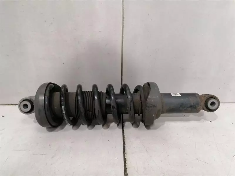 Audi R8 Audi R8 4S RWS shock absorber rear 4S0512019P shock absorber rear Body type: Coupe
Fuel: Petrol