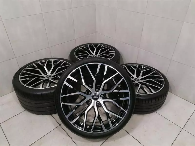 Audi R8 DOT 2023 20 AUDI R8 4S Alloy Wheel Set Set 4S0601025AB Alloy Wheel Tyre SET Body type: Coupe
Fuel: Petrol