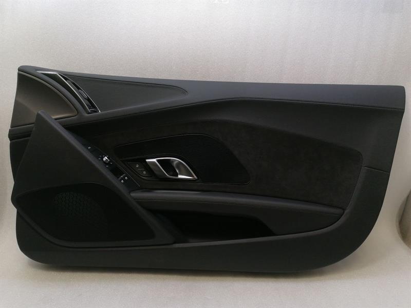Audi R8 Audi R8 4S RWS Door Card Right 4S2867106E 38M Alcantara / Leather Imitation RHD Body type: Coupe
Fuel: Petrol