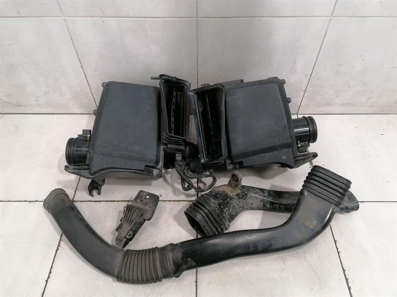 Audi R8 Audi R8 4S Performance Air Filter Box 4S0133844B Air Filter Box Body type: Coupe
Fuel: Petrol