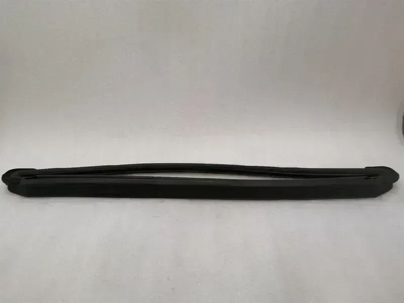 Audi R8 Audi R8 Type 42 V10 5.2 Spyder Rear Screen Seal 427845121 Rear Seals