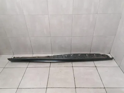 Audi R8 Typ 42 V10 5.2 Spyder sidokjol 420853856D HÖGER sidokjolar