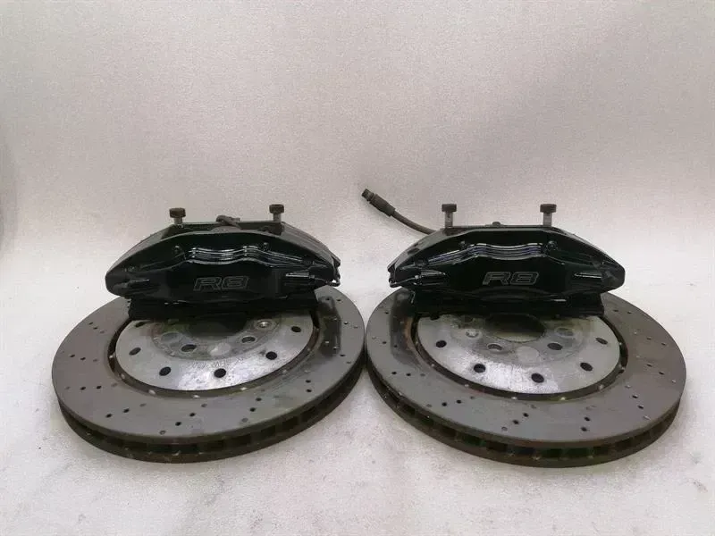 Audi R8 Audi R8 Type 42 V10 5.2 Spyder rear brake set 420615407 rear brake system set