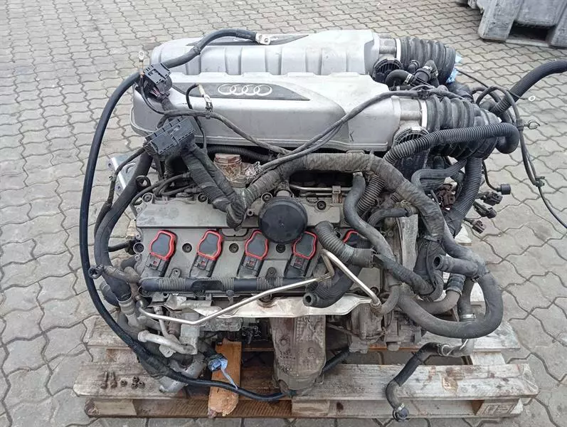 Audi R8 2007-2011 AUDI R8 TYPE 42 V10 5.2 ENGINE COMPLETE ENGINE BUJ Body type: Convertible
Fuel: Petrol