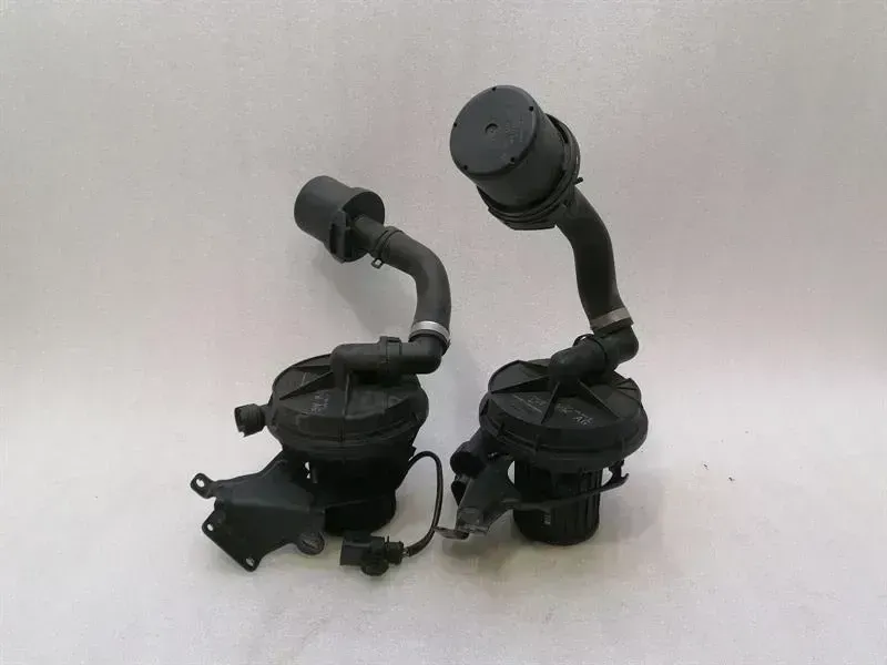 Audi R8 AUDI R8 TYPE 42 V10 5.2 SPYDER AIR PUMP KIT 420906601B AIR PUMP KIT