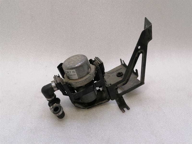 Audi R8 Audi R8 Type 42 V10 5.2 Spyder Vacuum Pump 8E0927317H Vacuum Pump Body type: Convertible
Fuel: Petrol
