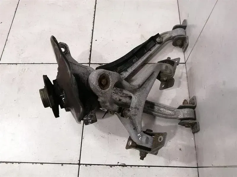 Audi R8 Audi R8 Type 42 V10 5.2 Spyder Left Front Hub 420407245E Wheel Bearing Housing Front L Body type: Convertible
Fuel: Petrol