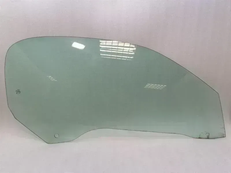 Audi R8 Audi R8 Type 42 V10 5.2 Spyder right door glass 420845202A door window right