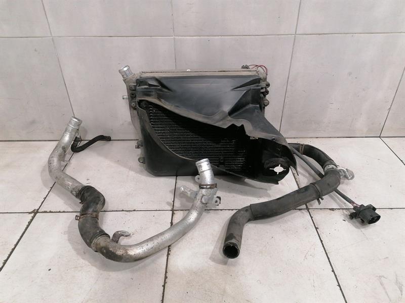 Audi R8 AUDI R8 TYPE 42 V10 5.2 SPYDER RIGHT RADIATOR PACK 420121252 RADIATOR PACK RIGHT Body type: Convertible
Fuel: Petrol