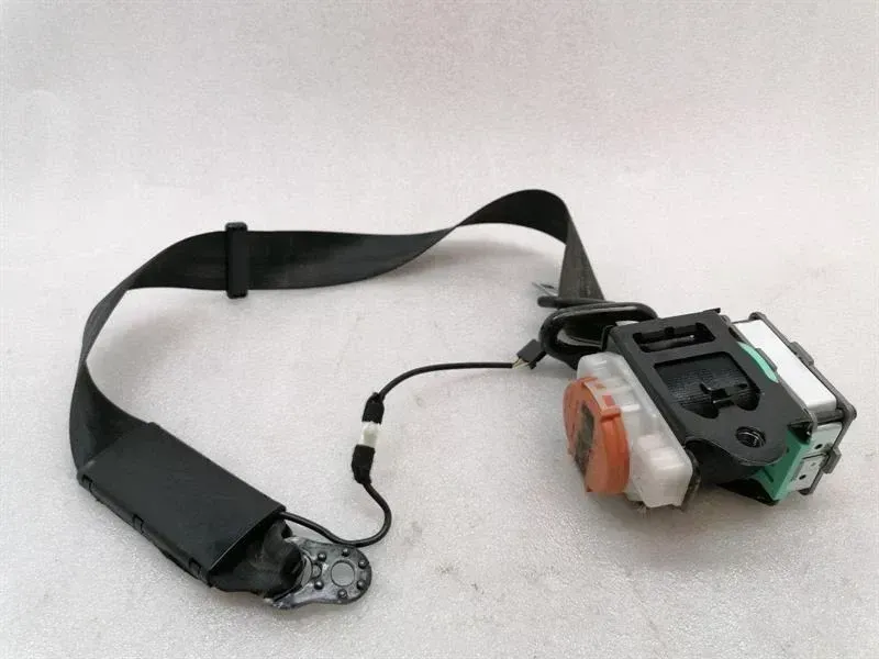 Audi R8 Audi R8 Type 42 V10 5.2 Spyder Left Seatbelt 427857705E Seat Belt Front Li