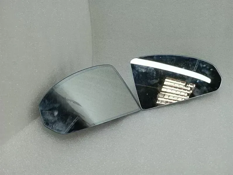 Audi R8 Audi R8 4S Performance right mirror 8S0857535G exterior mirror right left left Body type: Coupe
Fuel: Petrol