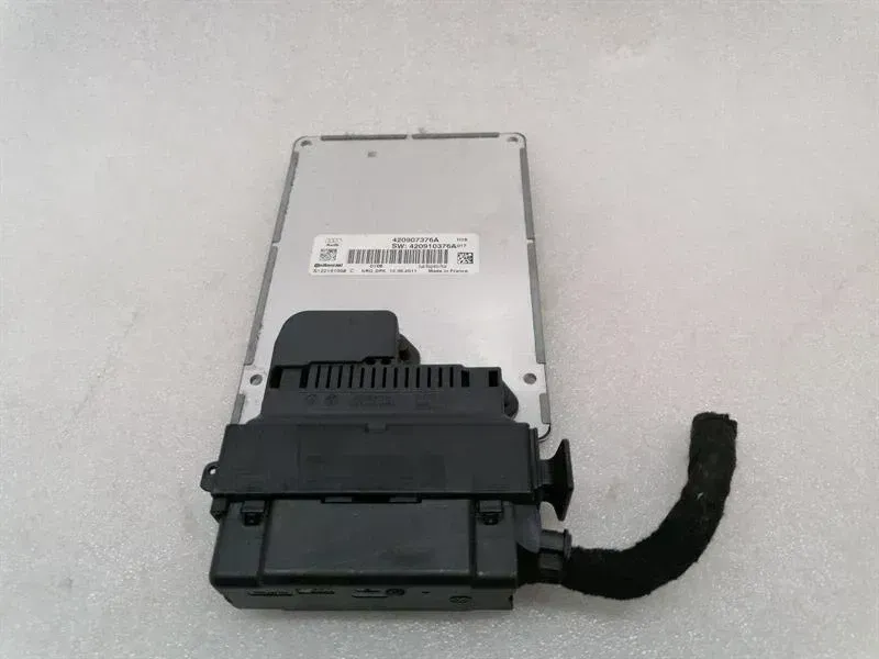 Audi R8 AUDI R8 TYPE 42 V10 5.2 SPYDER ELECTRONIC MODULE 420907376A MAGNETIC RIDE MODULE Body type: Convertible
Fuel: Petrol