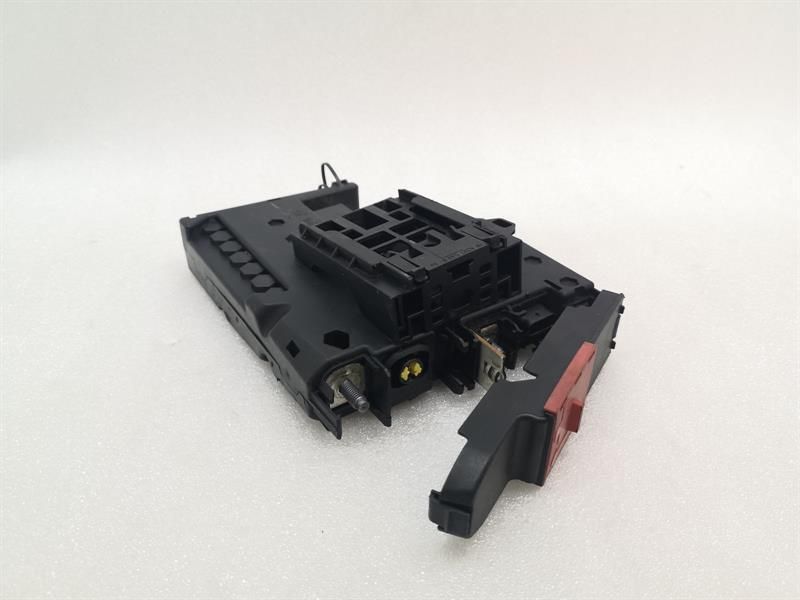 Mercedes C Class W204 Fuse Box A2075400740 Fuse Box