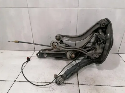 Mercedes C63 W204 kreisā aizmugurējā rumba A2043501341 riteņa rumbas rumbas aizmugurējais kreisais komplekts