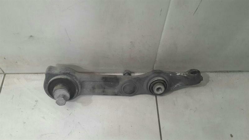 Mercedes-Benz C (W203) Right Front Wishbone Mercedes E55 W211 Right Front Wishbone A2113308...