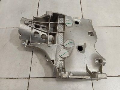 Aston Martin DBS AM7 18-24 prawa przednia noga podwozia HY53-1D0404-AE prawy nadkole