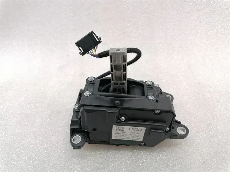 Audi R8 Audi R8 4s Performance Gear Selector 4S2713041F Circuit Backdrop RHD Body type: Coupe
Fuel: Petrol