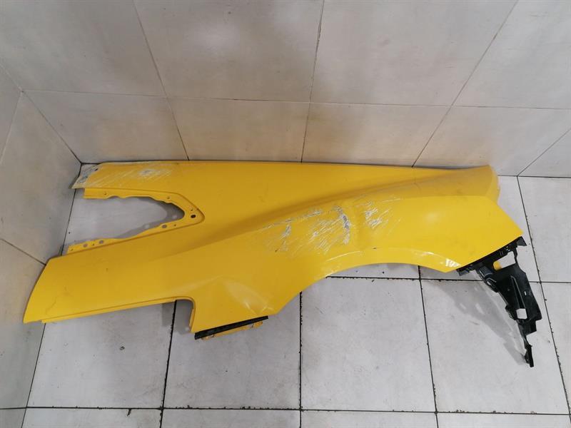 Audi R8 Audi R8 4s Performance Left REAR Wing 4S8809603B Fenders REAR Left DEFECT Body type: Coupe
Fuel: Petrol
