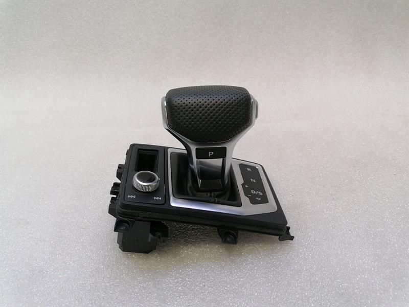 Audi R8 Audi R8 4s Performance Gear Knob 4S2713111C Shift Button RHD Body type: Coupe
Fuel: Petrol